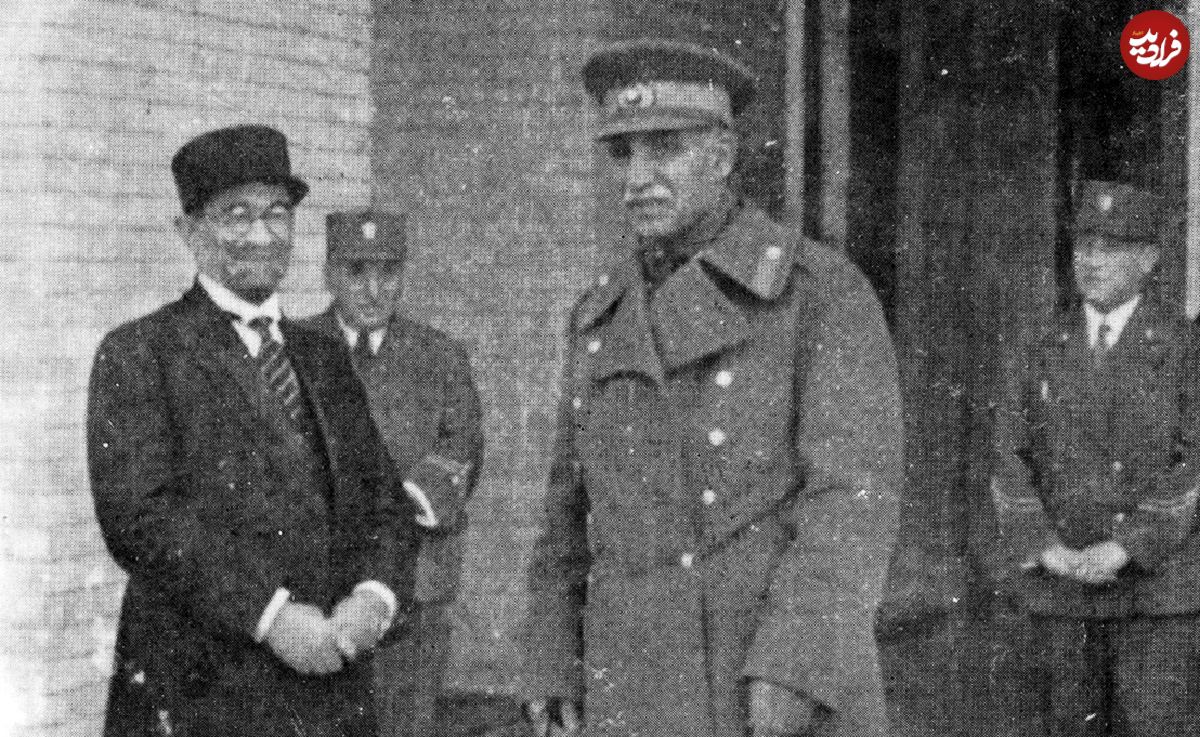 عکس؛ سفر در زمان؛ «رضاخان در روز اول سلطنت اش در کاخ گلستان»؛ سال 1305