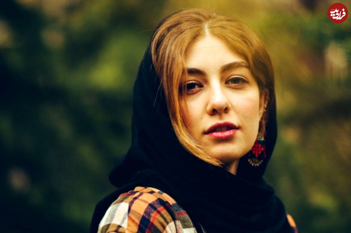 (عکس) تیپ و چهره بامزه «الیکا ناصری» در پشت صحنه تئاتر جدیدش