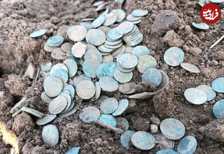 گنج سکّه‌های 400 ساله با «بیل» از مزرعه بیرون آمد