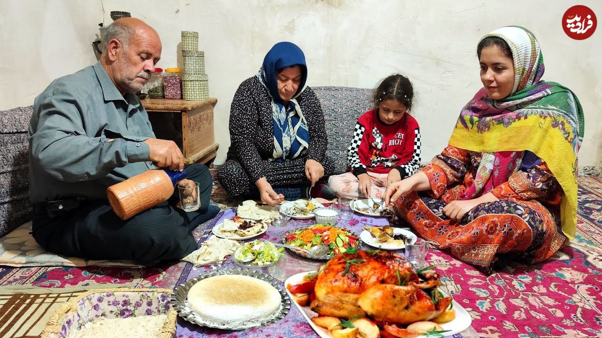 (ویدئو) پخت مرغ شکم پر متفاوت به روش دیدنی یک بانوی روستایی ارومیه ای