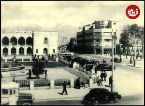 عکس؛ سفر در زمان؛ عکس تاریخی از آب‌فروشان چهارراه مخبرالدوله ۸۰ سال پیش!