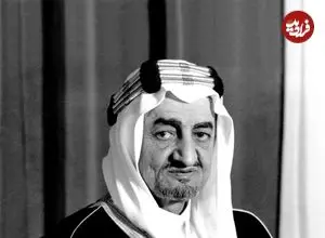 عکس| سفر در زمان؛«ملک فیصل، پادشاه عربستان» در یک کنفرانس مطبوعاتی در نیویورک؛ سال 1331