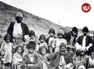 عکس| سفر زمان؛ عکس یادگاری دختر و پسر روستایی در دوران قاجار