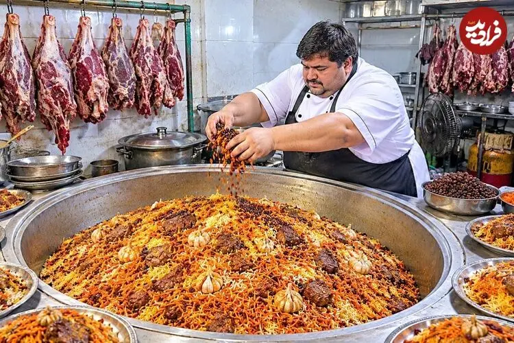 ببینید| غذای خیابانی در پاکستان؛ پخت 100 کیلوگرم ازبکی پلو با گوشت گاو در پیشاور
