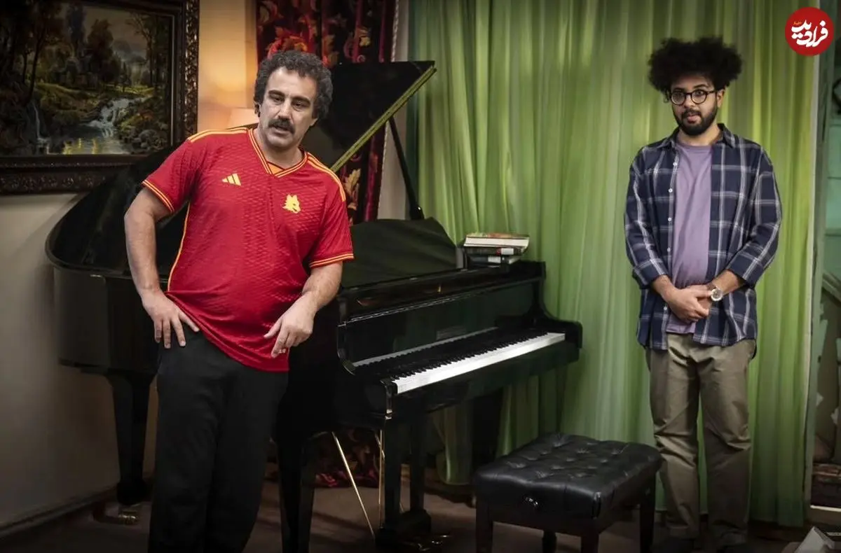 عکس| سفر در زمان؛ «ارسطو، نقی و ارشاد» سریال پایتخت روی دیوار چین؛ سال 94