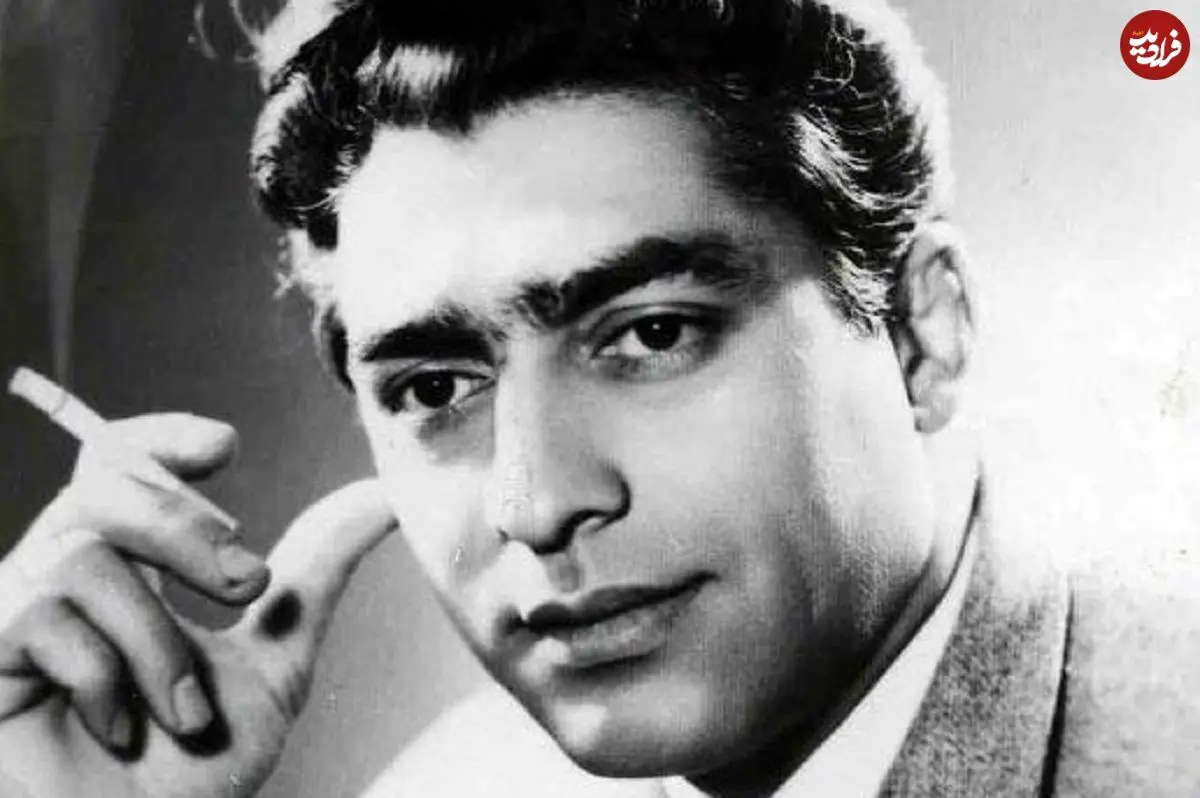 عکس| سفر در زمان؛ «فردین» در حال حساب و کتاب در مغازه فرش فروشی اش؛ دهه 70