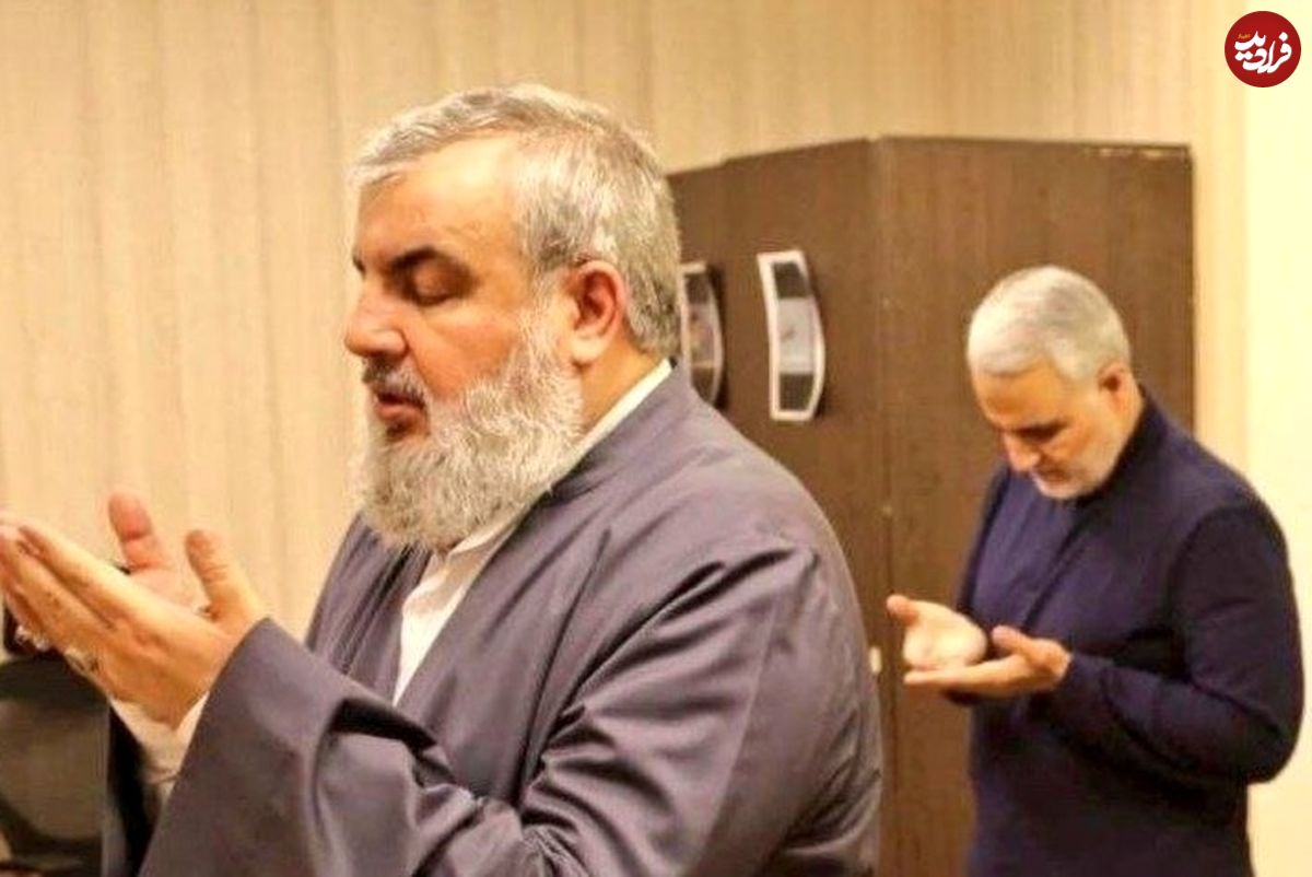 عکس؛ سفر به تاریخ؛ «سید حسن نصرالله» بدون عبا و عمامه در کنار رزمندههای ایرانی؛ دهۀ 60