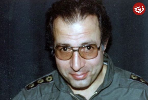 عکس؛ سفر به تاریخ؛ عکس دیده‌نشدۀ «شهید فکوری» در حال دست دادن با «رهبر انقلاب»؛ سال 1360