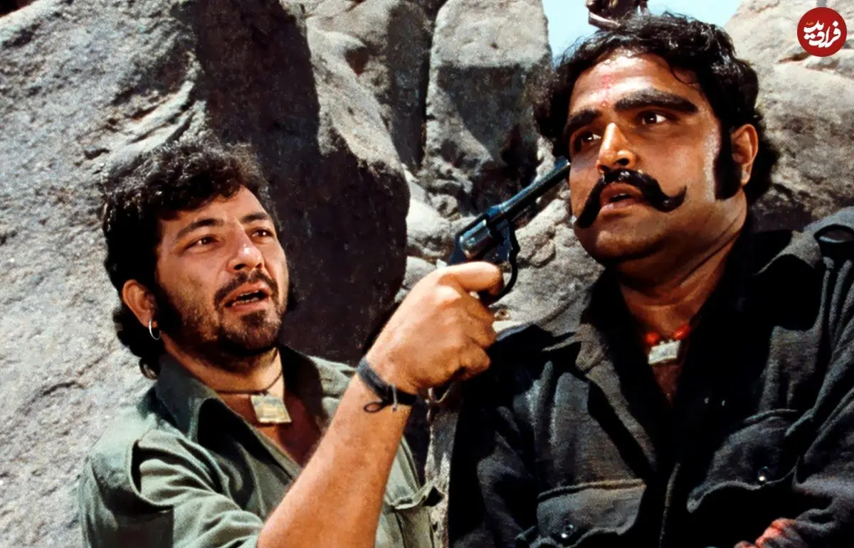 عکس| سفر در زمان؛ «تاکور، جی دو، جبار سینگ و ویرو» در پشت صحنه فیلم شعله؛ سال 1354