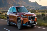 (ویدیو) صحنه جالب رنگ عوض کردن ماشین BMW در خیابان