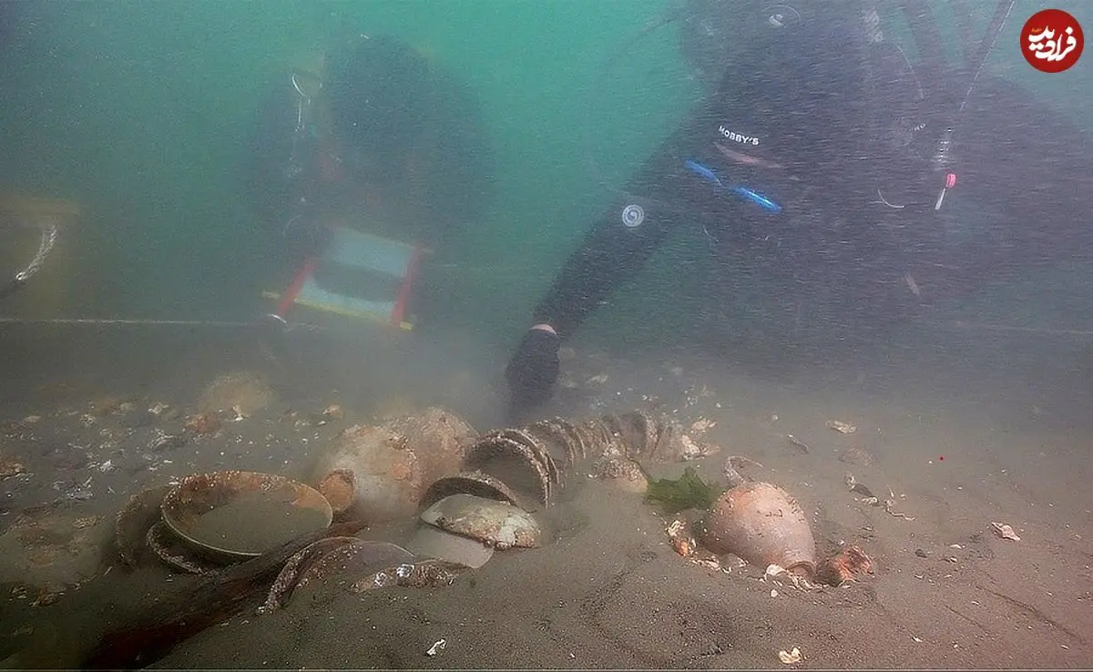 کشتی دوران «چوسان» که ظروف «غذاخوری سلطنتی» را حمل می‌کرد از زیر دریا بیرون آمد