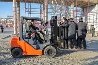 ببینید| رهبر کره شمالی سوار بر لیفتراک در مکان یادبود سربازان کشته شده در جنگ اوکراین