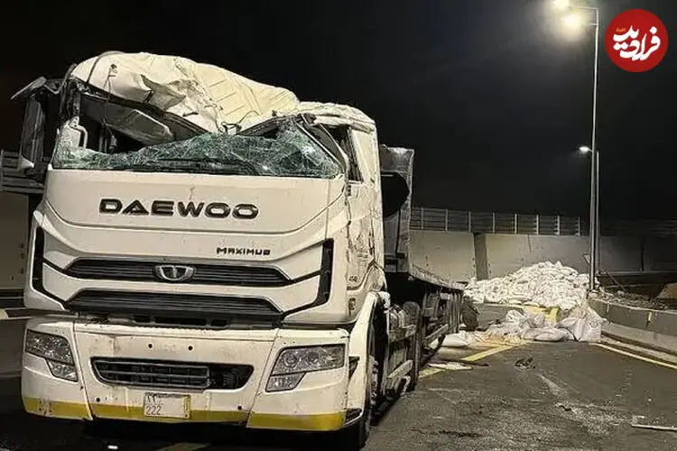 ببینید| لحظات دلهره‌آور واژگونی کامیون ترمز بریده
