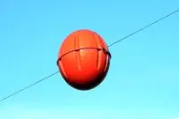 توپ‌های نارنجی روی خطوط برق چه کاربردی دارند؟