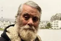 عکس| سفر در زمان؛ «بهروز وثوقی» در نمایی از فیلم خداحافظ تهران؛ سال 1345