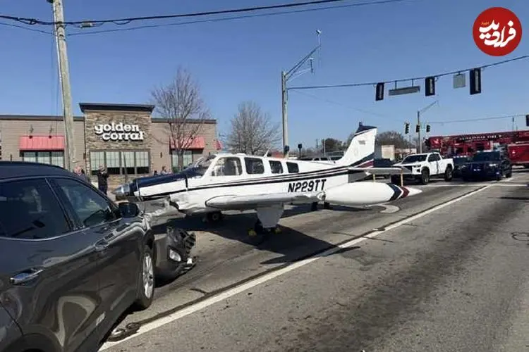 ببینید | فرود اضطراری هواپیمای سبک در وسط بزرگراه جورجیا و برخورد با خودروها