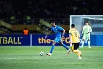 (عکس) قاب ناراحت‌کننده از هوادار زن سپاهانی در نقش‌جهان