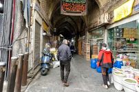 عکس؛ سفر در تاریخ؛ ظاهر «عابران، بازاریان و بازار سید اسمال تهران» در دهه 1290