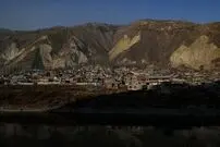 سنگ گران‌قیمت زیر پای مردم یک روستا!