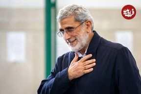 عکس؛ سفر به تاریخ؛ «سردار اسماعیل قاآنی» با چشم مجروح روی قایق در جبهه؛ دهۀ 60