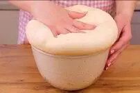 (ویدئو) چگونه با 600 گرم آرد در خانه نان ساده و خوشمزه پخت کنیم؟