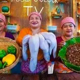 ببینید| غذای روستایی در سنگاپور؛ پخت یک غذای عجیب با زبان گاو و مورچه قرمز