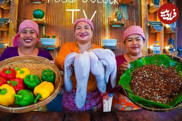 ببینید| غذای روستایی در سنگاپور؛ پخت یک غذای عجیب با زبان گاو و مورچه قرمز
