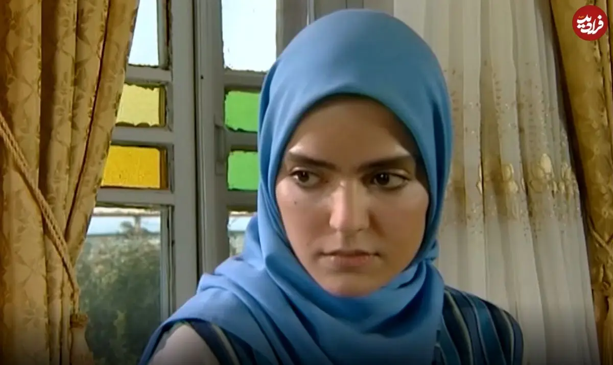 عکس| سفر در زمان؛ «گلرخ» 14 سال بعد سریال از یاد رفته به همراه پسرش در یک رستوران