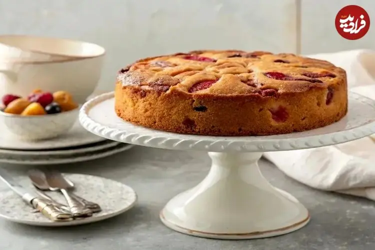 طرز تهیه کیک میوه‌ای خانگی نرم و خوشمزه در چند مرحله