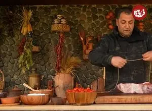 ببینید| غذای روستایی در آذربایجان؛ پخت استیک پنیری دودی در کوهستان