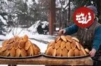 ببینید| غذای روستایی در آذربایجان؛ پخت پای سبزیجات توسط مادر بزرگ روستایی