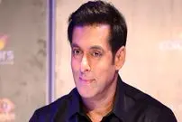 عکس| سفر در زمان؛ «سلمان خان» در یک نمایش انتخاباتی در بمبئی؛ سال 1388