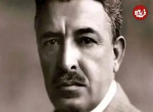 عکس| سفر در زمان؛ «عبدالحسین تیمورتاش، وزیر دربار» پشت میز کارش