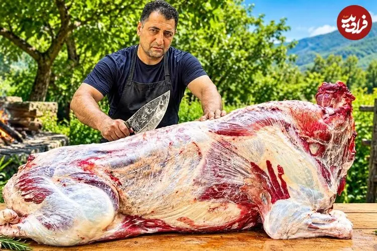 ببینید| غذای روستایی در آذربایجان؛ برش زدن حرفه ای یک گاو کامل و پخت غذا با آن