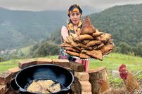 ببینید؛ غذای روستایی در ایران؛ تهیه سمبوسه ترد با گوشت چرخ کرده و سبزیجات
