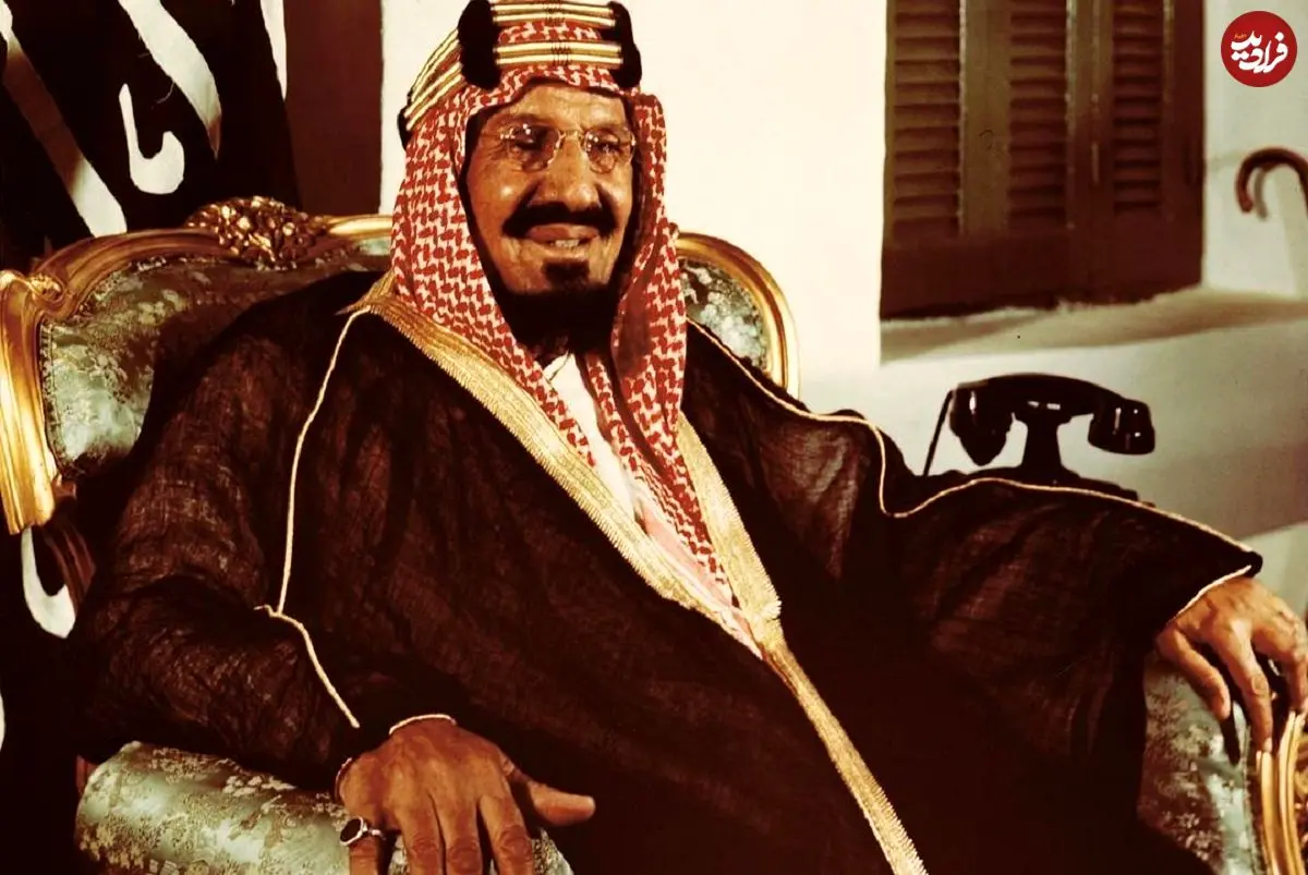 عکس| سفر در زمان؛ «ملک عبدالعزیز، اولین پادشاه عربستان» سوار بر یک ناو آمریکایی در مصر؛ سال 1323