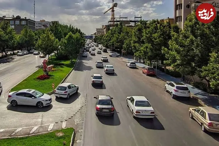 عکس| سفر به ایران قدیم؛ منظرۀ یک خیابان در شهر مشهد؛ 92 سال قبل