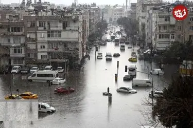 ببینید | بارندگی شدید در آنتالیا ترکیه باعث تخریب یک رستوران شد