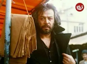 عکس| سفر زمان؛ «محمدرضا گلزار» 23 ساله در پشت‌صحنۀ اولین فیلمش در کنار «ایرج قادری»