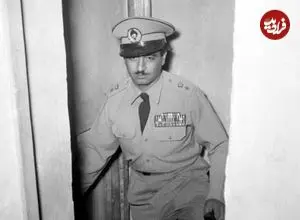 عکس| سفر در زمان؛ «بختیار، اولین رئیس ساواک» در حاشیه یکی از میهمانی های دربار؛ دهه 30