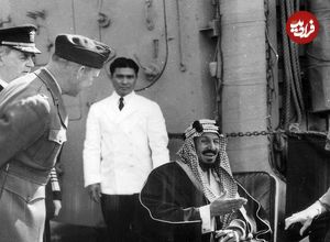 عکس؛ سفر در زمان؛ «پادشاه اول عربستان و اطرافیان در حال خوردن یک شتر کامل»؛ سال 1325
