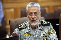 عکس| سفر به تاریخ؛ «دریادار سیاری و دخترش» در مراسم راهپیمایی 22 بهمن؛ 10 سال قبل