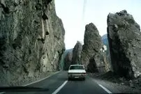 عکس| سفر به ایران قدیم؛ شکل و شمایل «جاده چالوس، وقتی خاکی بود»؛ سال 1311