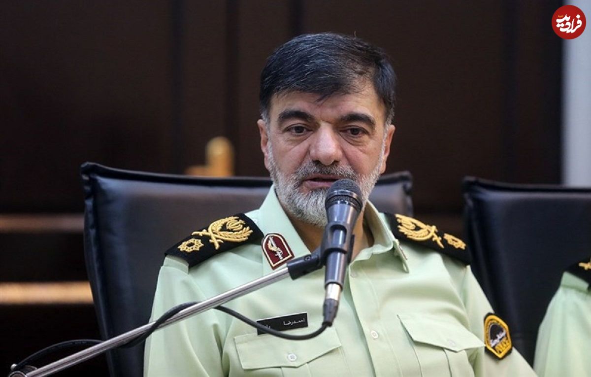 عکس؛ سفر در زمان؛ «سردار رادان در لباس غواصی و در کنار همرزمان اش»؛ دهه 60