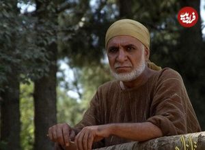 عکس؛ سفر به تاریخ؛ «زربی، غلام مختار» در کنار «داوود میرباقری» در مراسم تجلیل از مختارنامه