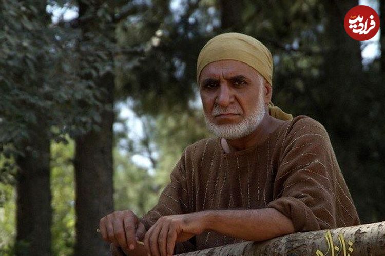عکس؛ سفر به تاریخ؛ «زربی، غلام مختار» در کنار «داوود میرباقری» در مراسم تجلیل از مختارنامه