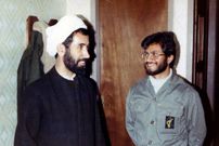 عکس؛ سفر در زمان؛ «شهید باهنر درحال صرف غذا با همکارانش در وزارت آموزش و پرورش»؛ سال 59