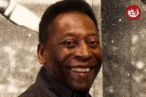 عکس| سفر در زمان؛ «پله» در حال بیلیارد بازی کردن در 20 سالگی؛ سال 1338