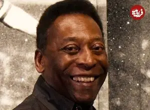 عکس| سفر در زمان؛ «پله» در حال بیلیارد بازی کردن در 20 سالگی؛ سال 1338