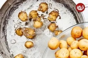 بهترین روش آب‌پز کردن سیب‌زمینی